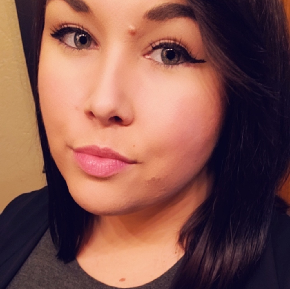 Meet your Posher, Alyssa